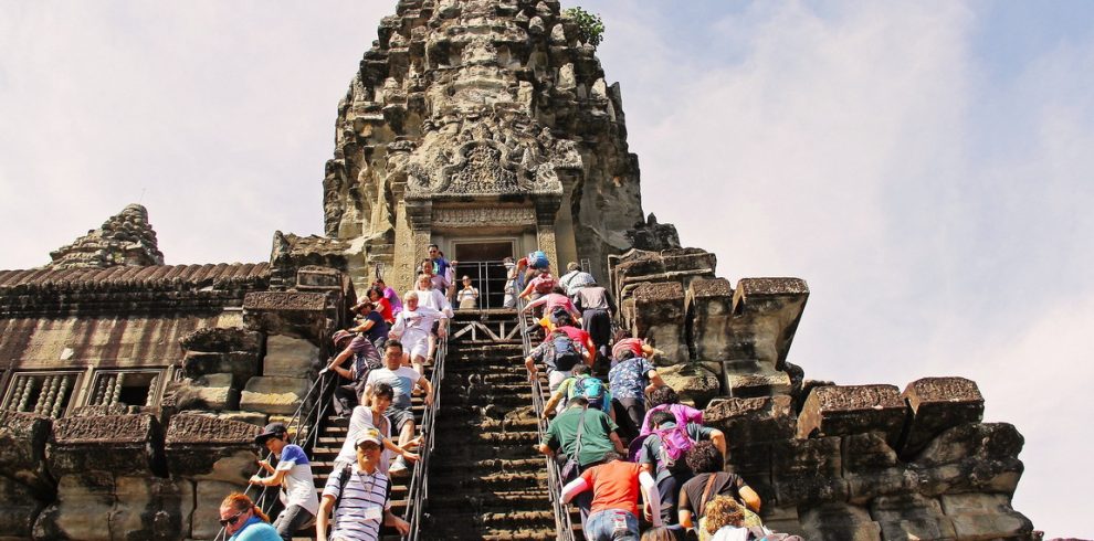 Best historical and religion tour in Cambodia